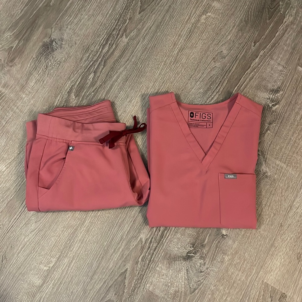 New without tags SET: Zamora joggers and Catarina top